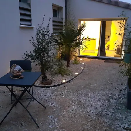 Terrasse Independant Dans Quartier Calme Апартаменты *